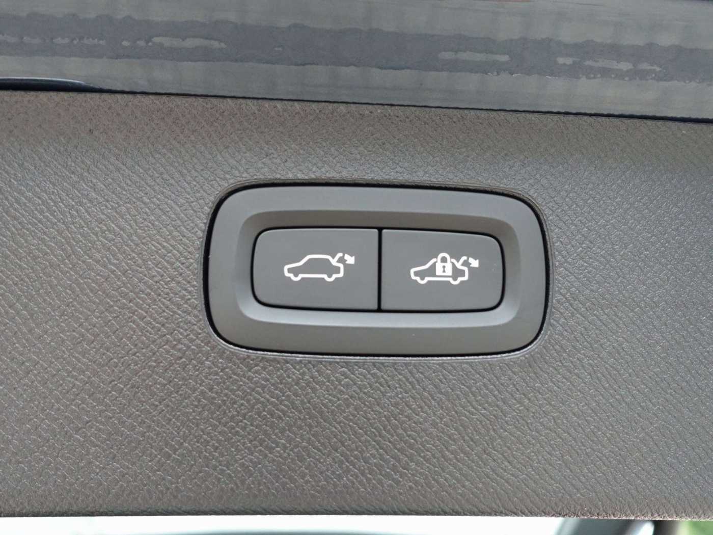Volvo  Recharge Plus T8 AWD/Pano/360°/FourC/Pano