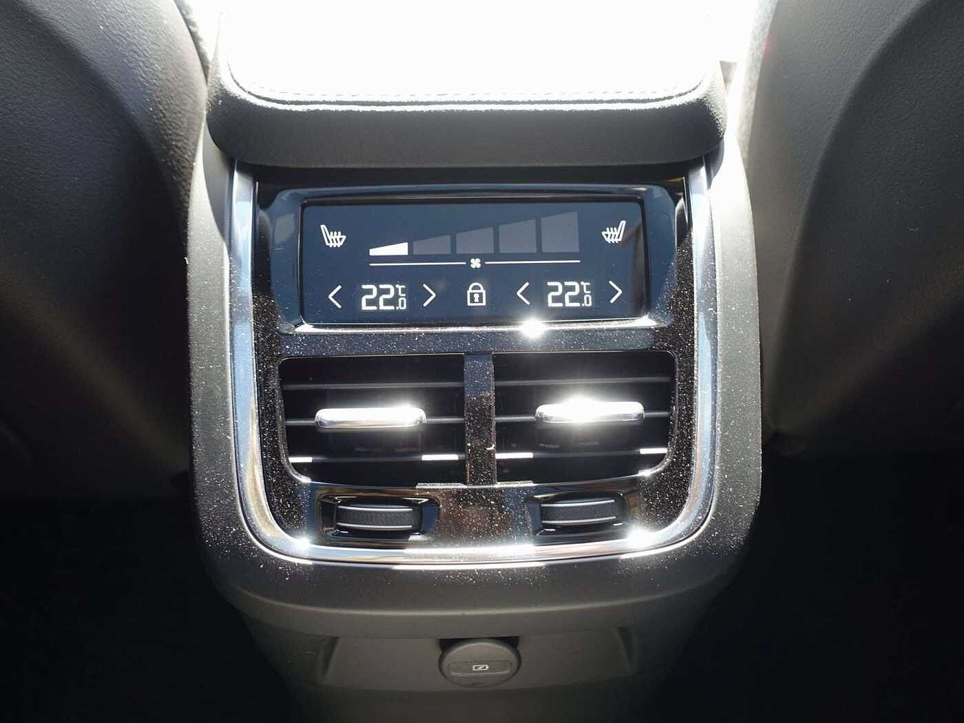 Volvo  Ultra, T8 AWD/Pano/360°/HeadUP/B&W/BLIS