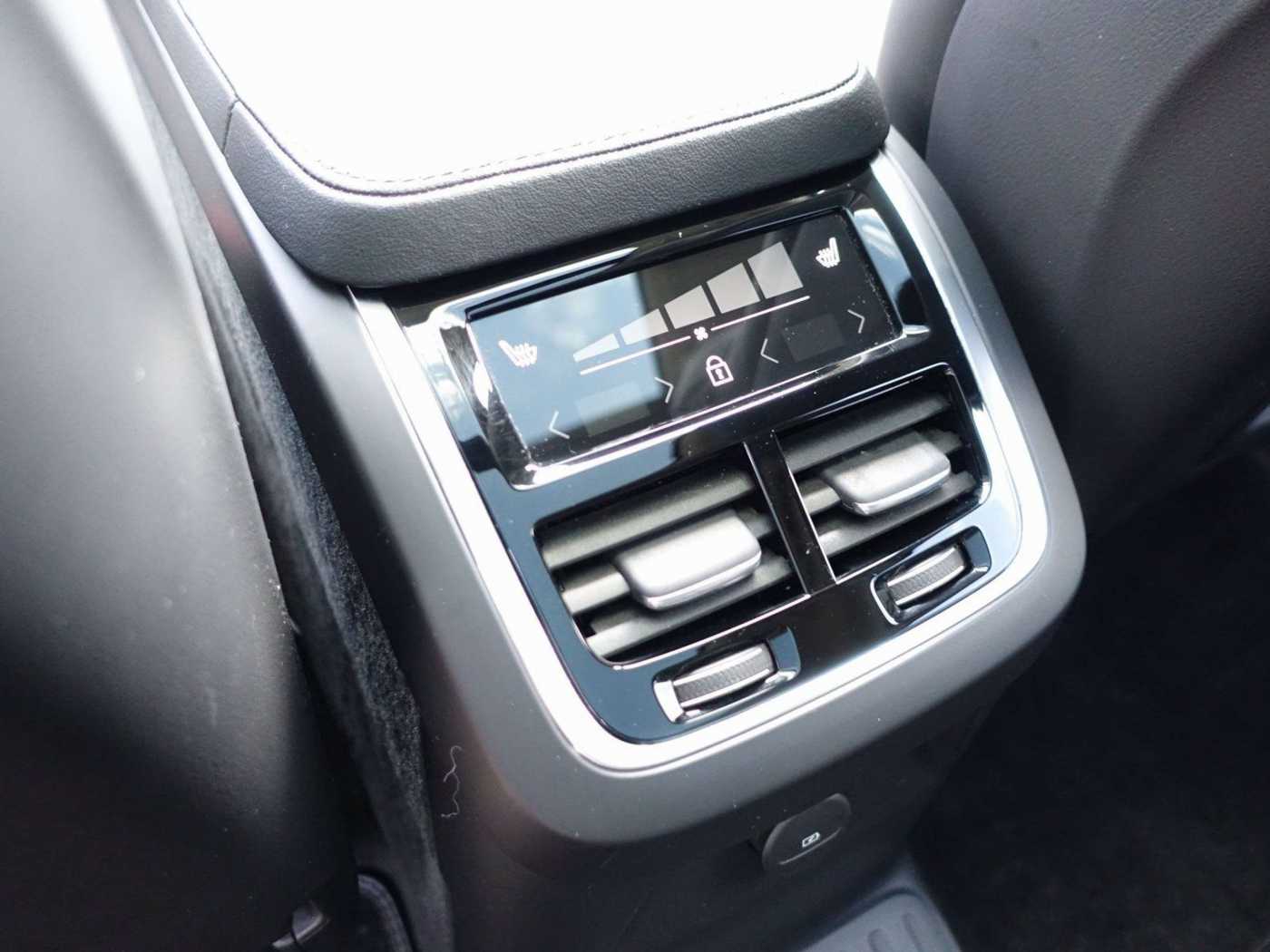 Volvo  Ultra, T8 AWD Plug-in Hybrid/Pano/B&W/360°