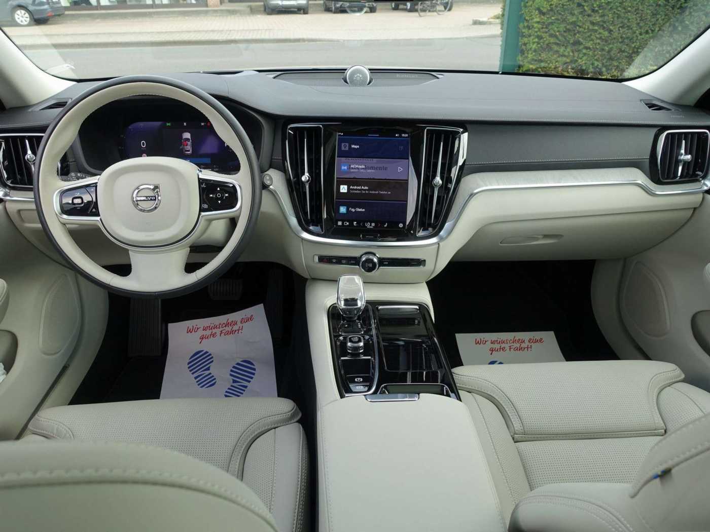 Volvo  T8 AWD Twin Engine Ultra Dark/Massage/360°