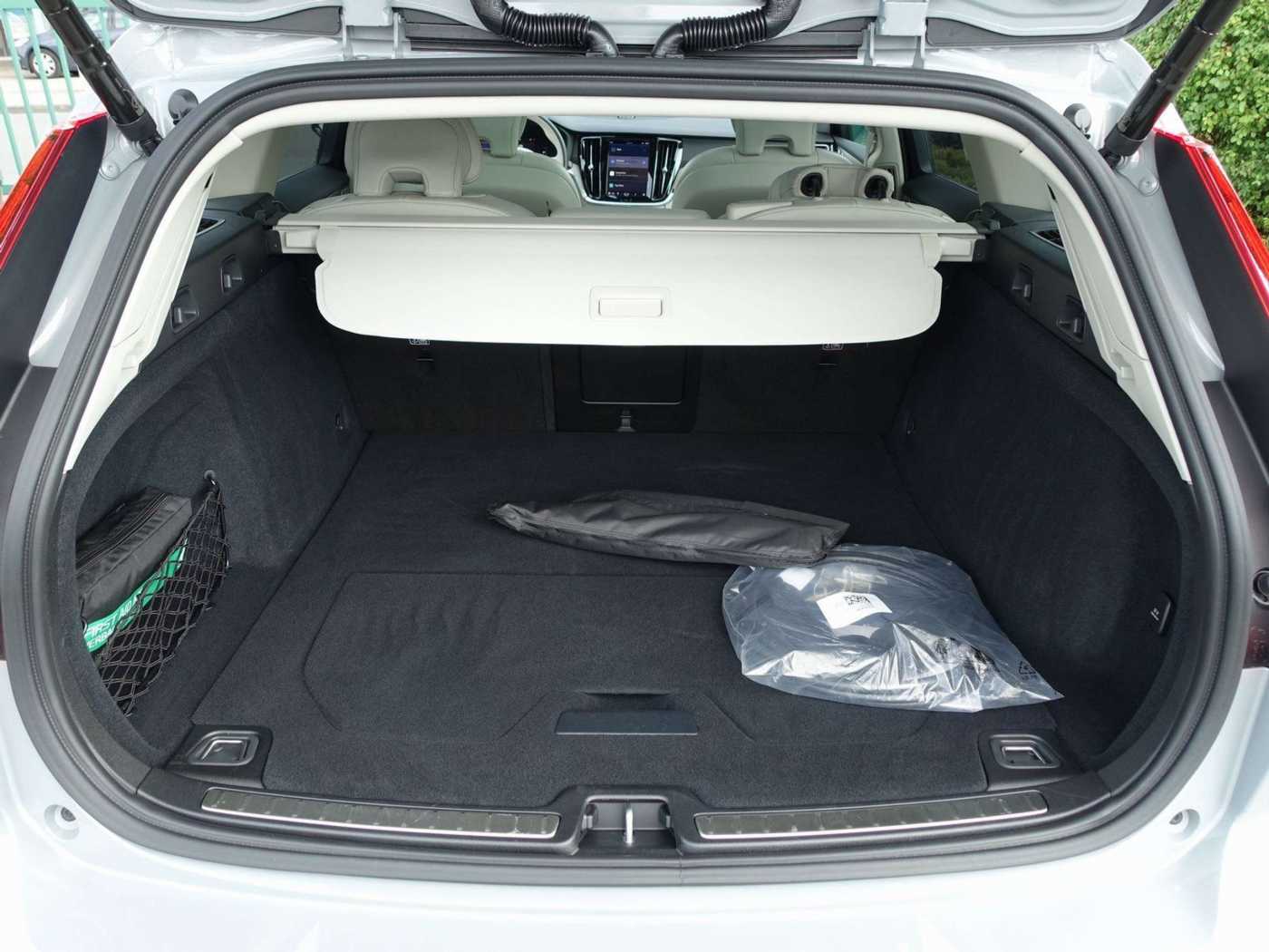 Volvo  T8 AWD Twin Engine Ultra Dark/Massage/360°