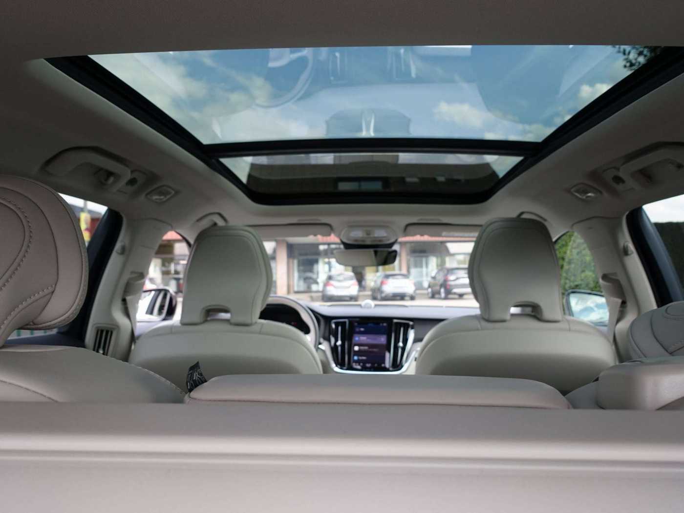Volvo  T8 AWD Twin Engine Ultra Dark/Massage/360°