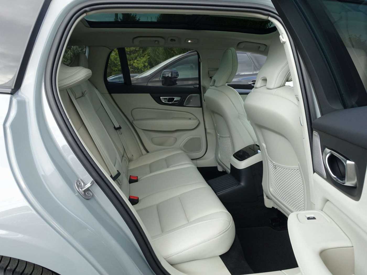 Volvo  T8 AWD Twin Engine Ultra Dark/Massage/360°