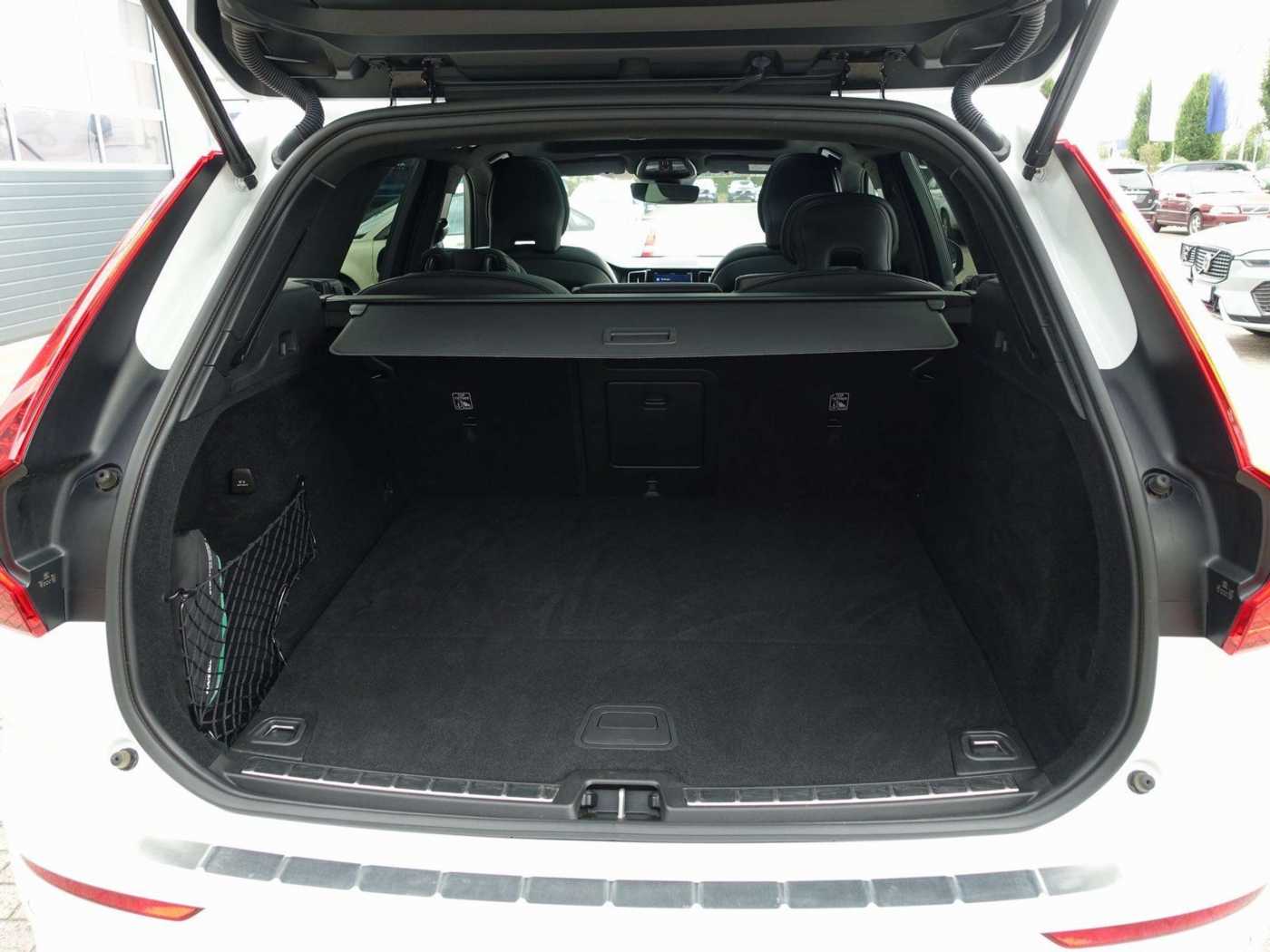 Volvo  T6 AWD R Design Plug-In/StndHz/Kamera/H&K