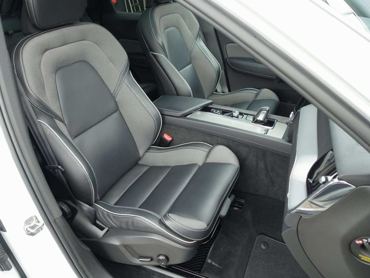 Volvo  T6 AWD R Design Plug-In/StndHz/Kamera/H&K