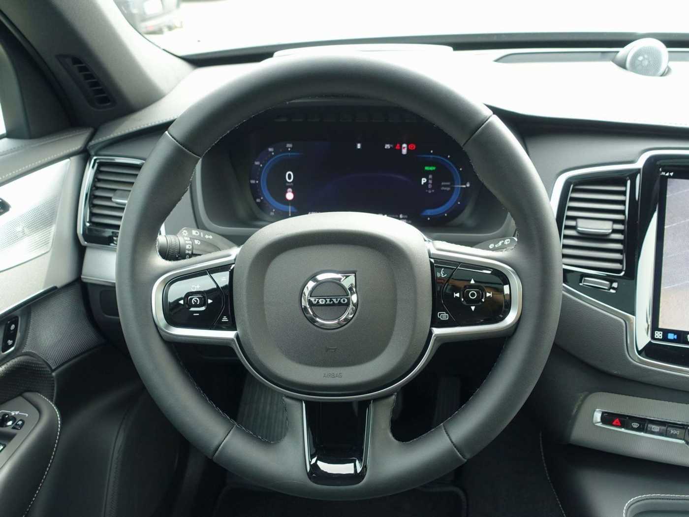 Volvo  Plus T8 AWD/360°/B&W/Pano/FourC/AHK/BLIS