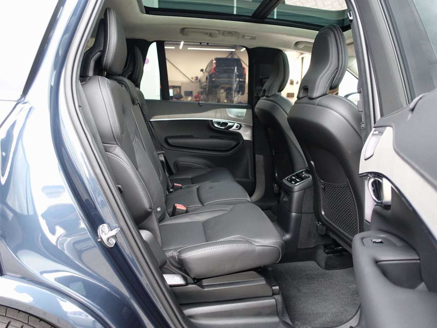 Volvo  Ultra, T8 AWD/FourC/Pano/360°/BLIS/Massage