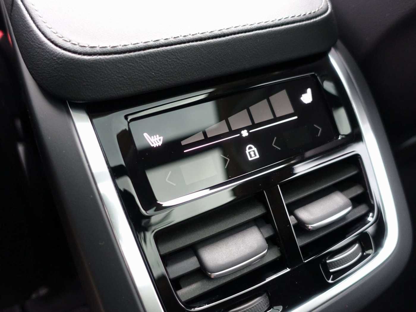 Volvo  Ultra, T8 AWD/FourC/Pano/360°/BLIS/Massage