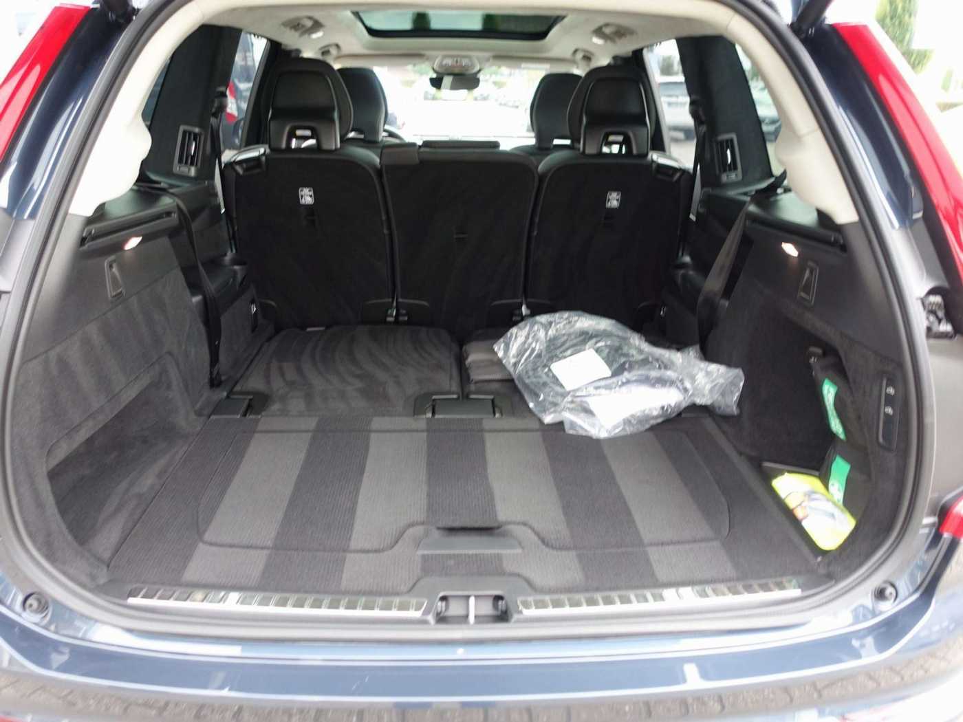 Volvo  Ultra, T8 AWD/FourC/Pano/360°/BLIS/Massage