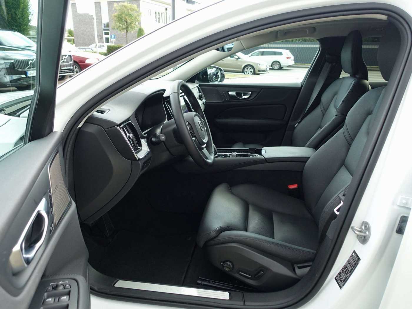 Volvo  Plus Dark T6 AWD Plug-in Hybrid HUD/PANO/SHZ