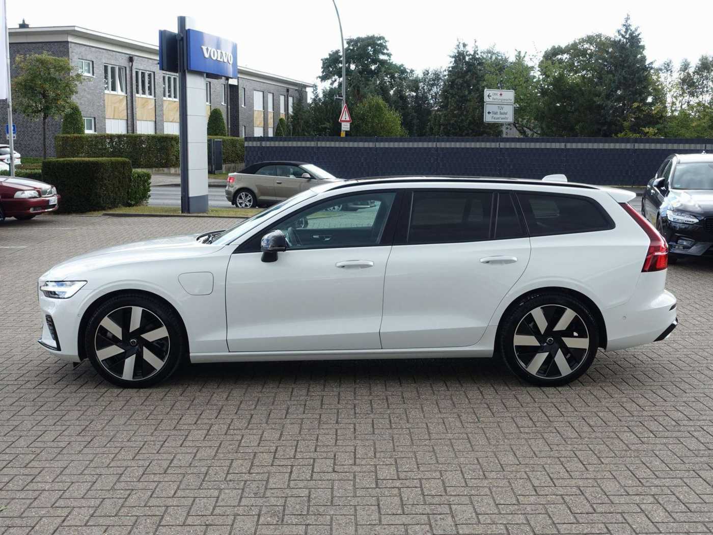 Volvo  Plus Dark T6 AWD Plug-in Hybrid HUD/PANO/SHZ