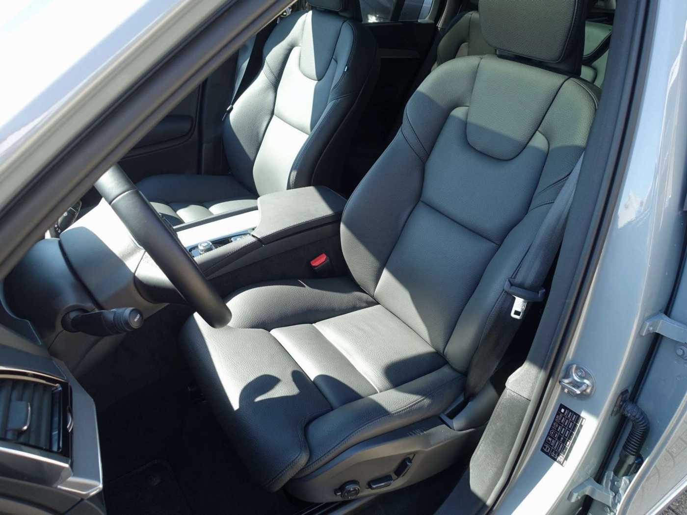 Volvo  Plus T8 AWD Plug-in Hybrid/Memory/Panorama