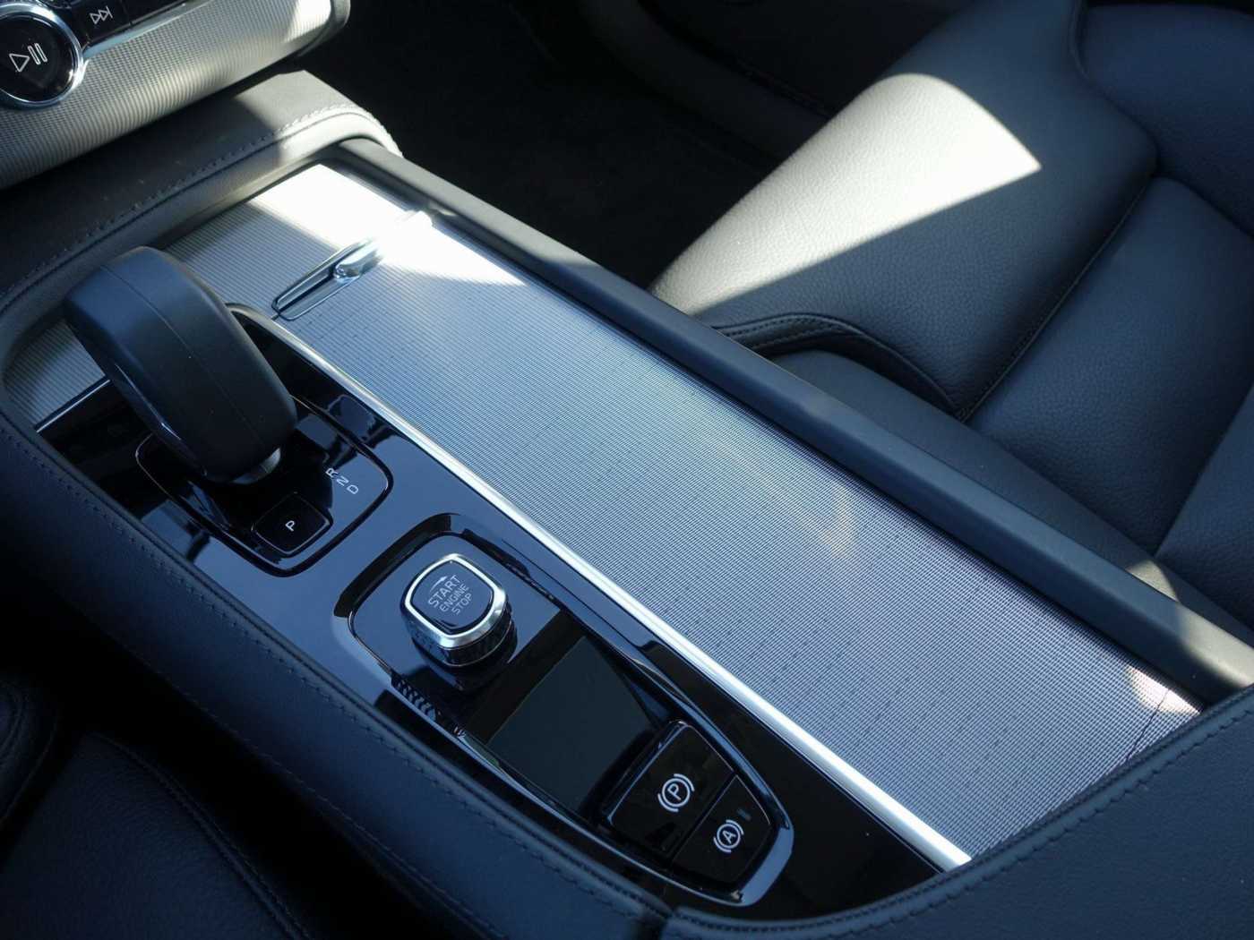 Volvo  Plus T8 AWD Plug-in Hybrid/Memory/Panorama