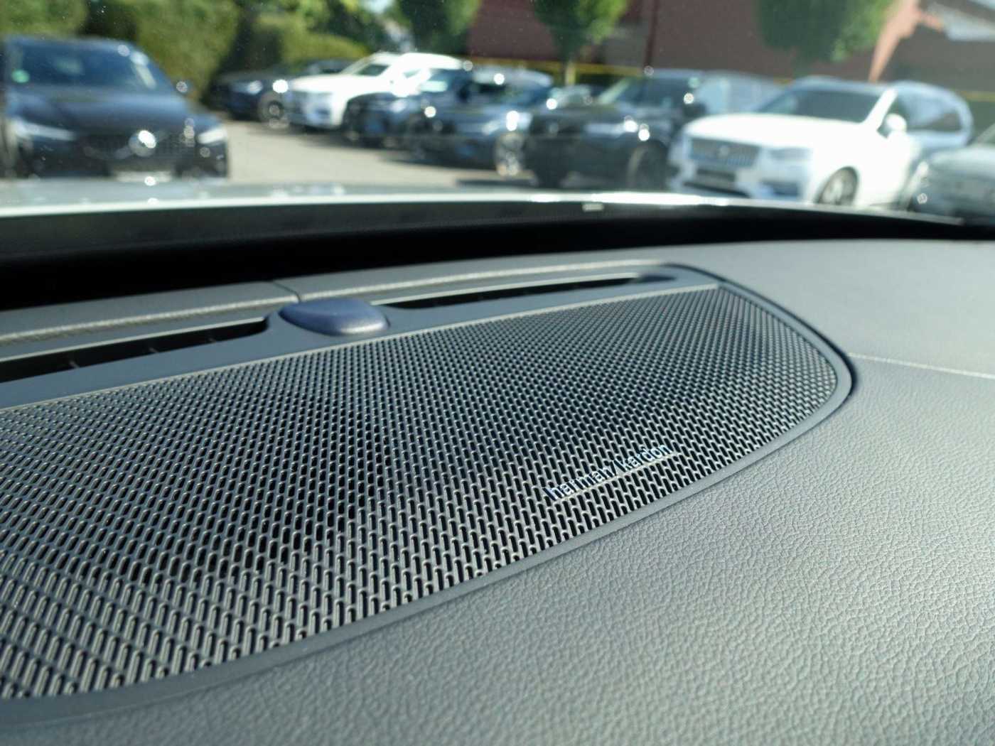 Volvo  Plus T8 AWD Plug-in Hybrid/Memory/Panorama