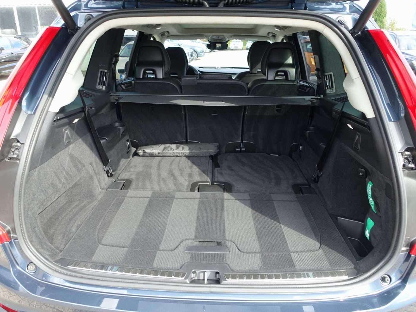 Volvo  Ultra Dark T8 AWD Plug-in Hybrid PANO/B&W