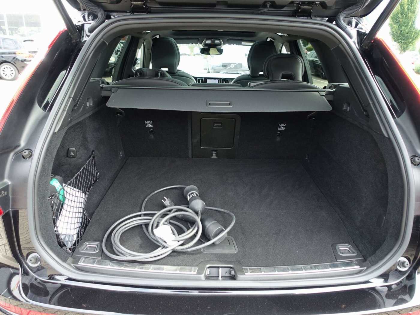 Volvo  Black Edition Plus T8 AWD/HeadUp/360°Cam