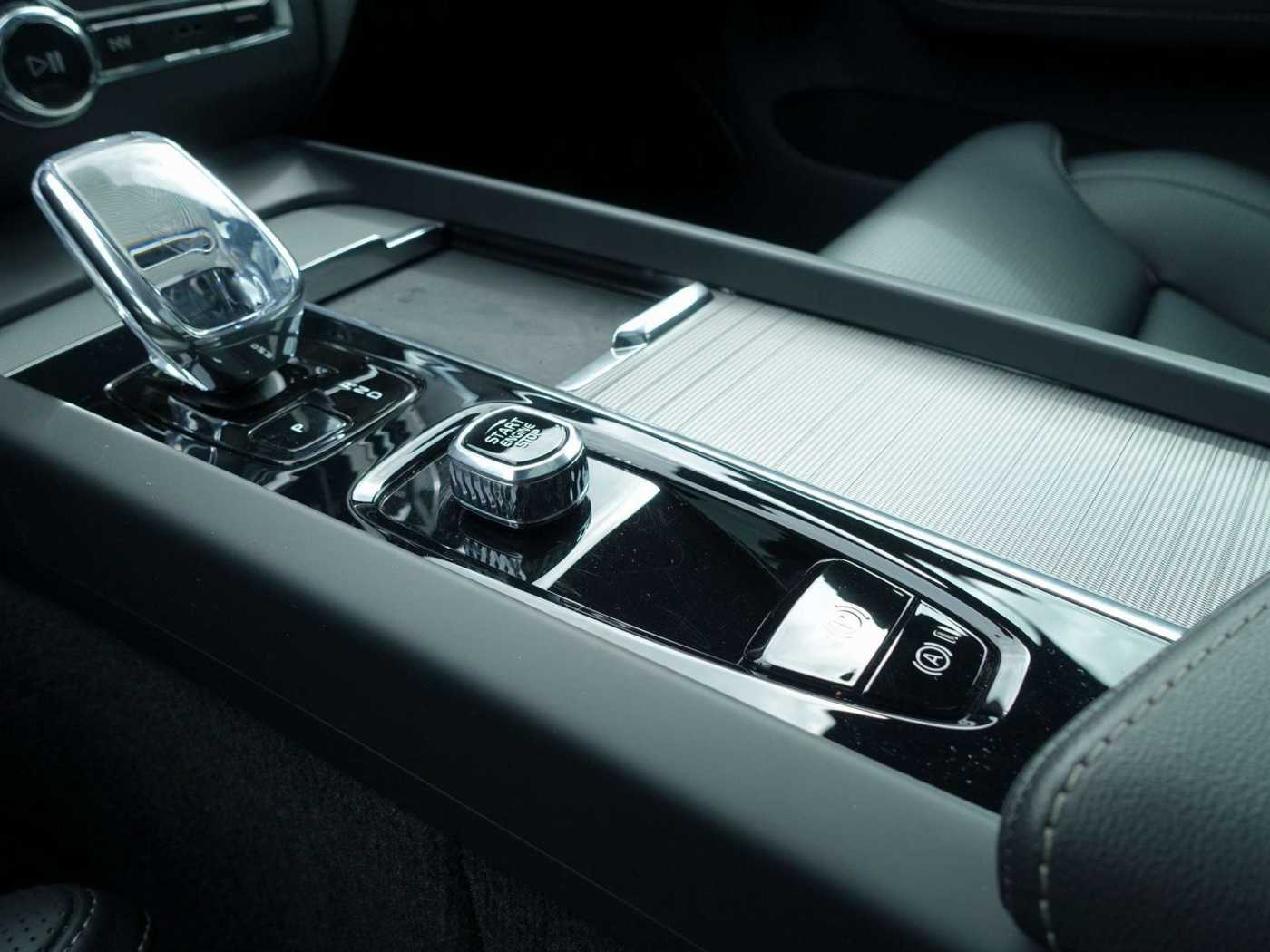 Volvo  Black Edition Plus T8 AWD/HeadUp/360°Cam