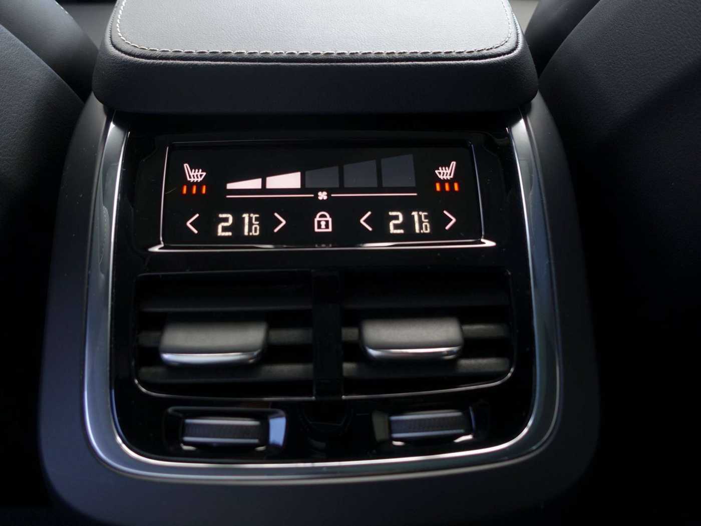 Volvo  Plus T8 AWD Plug-in Hybrid/Four-C/AHK/B&W