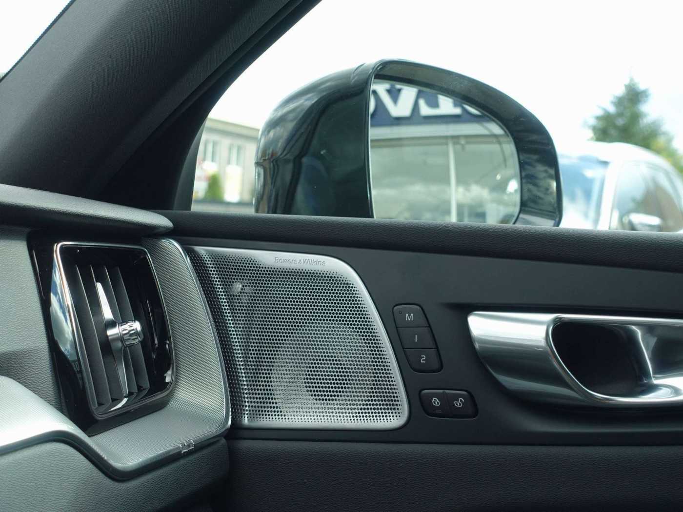 Volvo  Black Edition Plus T8 AWD/FourC/AHK/BLIS
