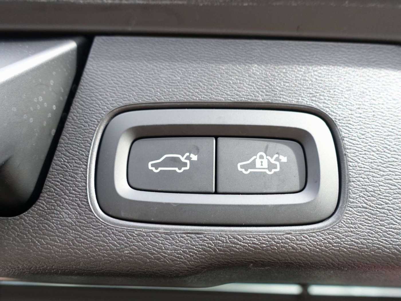 Volvo  Black Edition Plus T8 AWD/FourC/AHK/BLIS