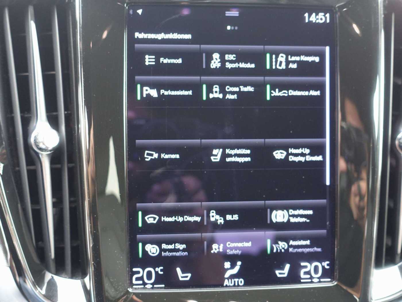 Volvo  R-Design B4/HeadUP/360°/AHK/StndHZ/BLIS