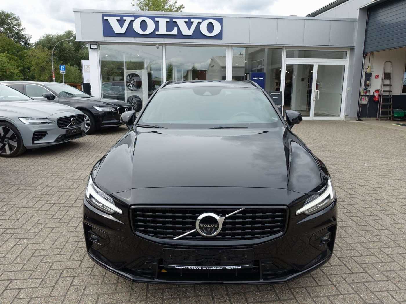 Volvo  R-Design B4/HeadUP/360°/AHK/StndHZ/BLIS
