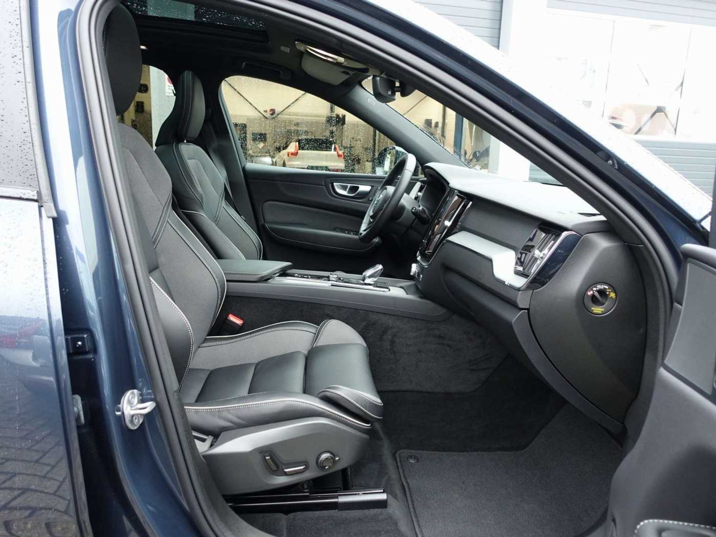 Volvo  T8 AWD Dark Plus/StndHz/360°/FourC/AHK/BLIS