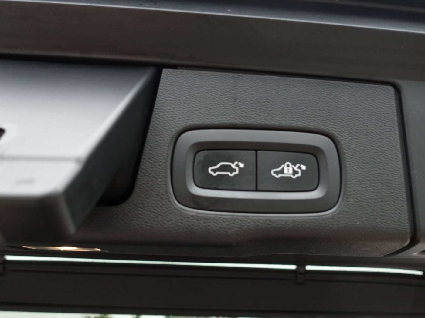 Volvo  T8 AWD Dark Plus/StndHz/360°/FourC/AHK/BLIS