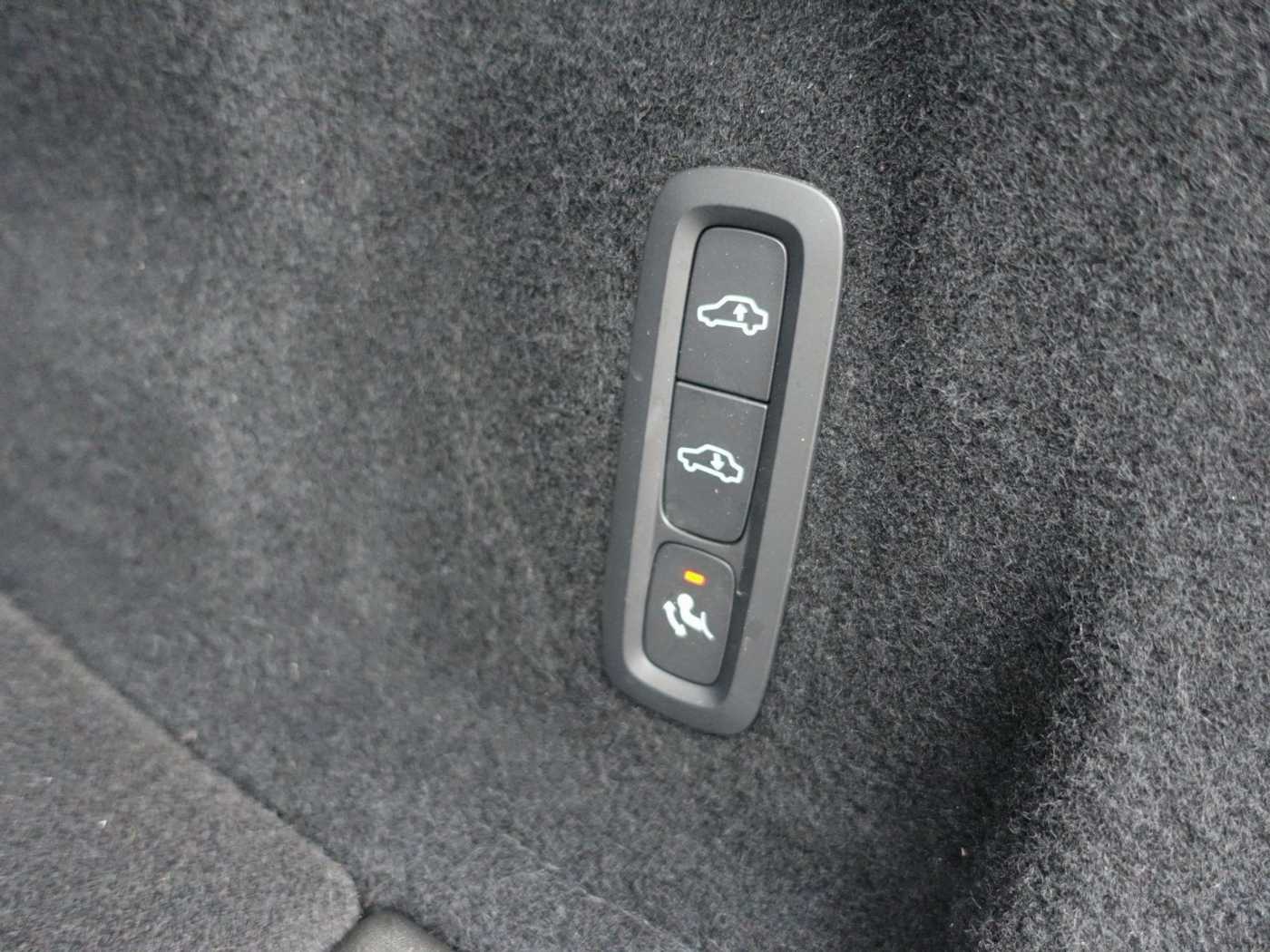 Volvo  T8 AWD Dark Plus/StndHz/360°/FourC/AHK/BLIS