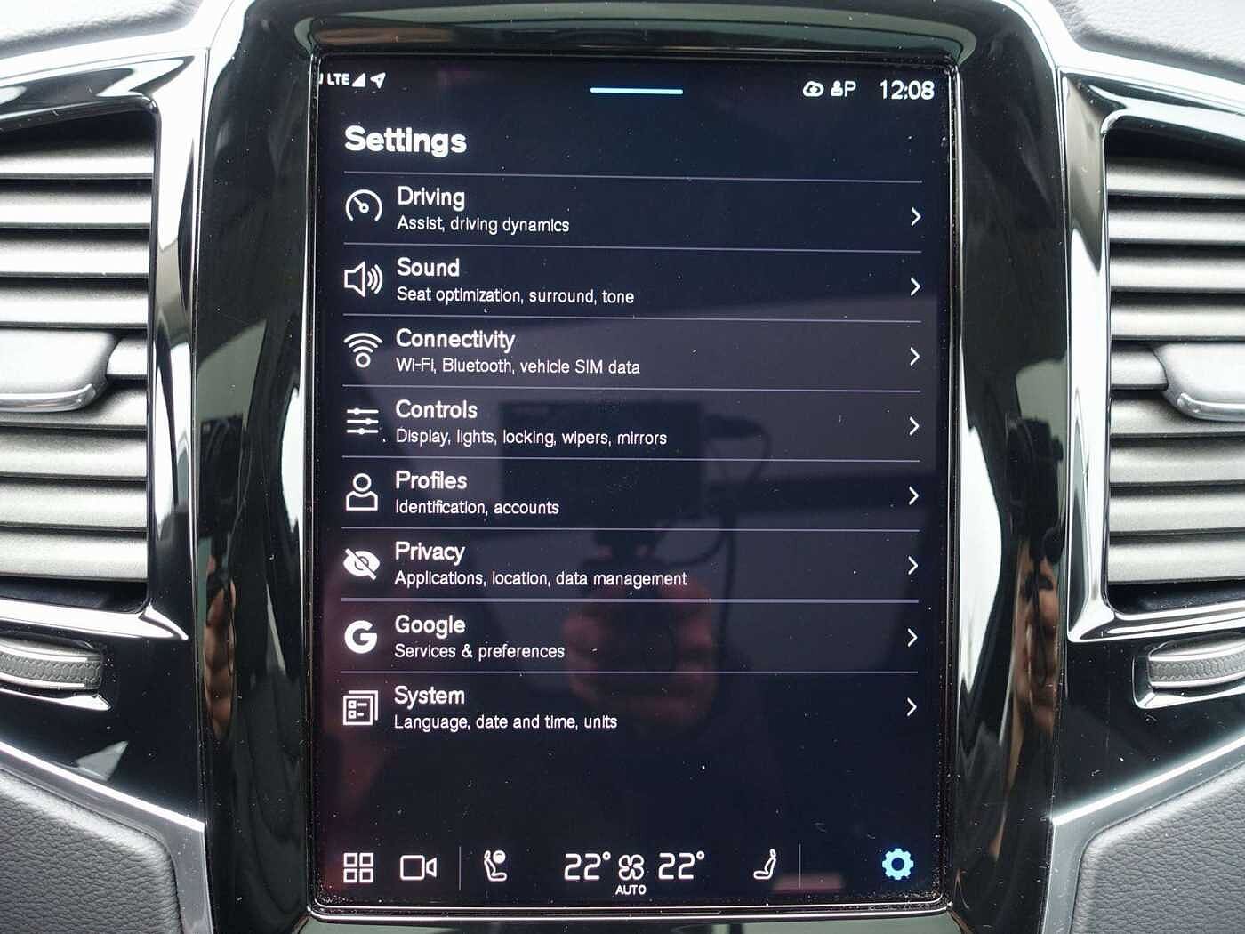 Volvo  Ultra T8 AWD/FourC/360°/H&K/Pano/Head-Up