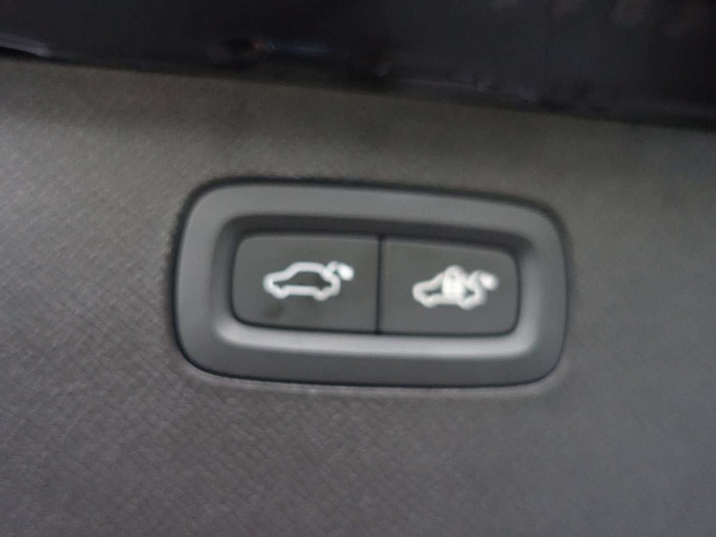 Volvo  Plus T8 AWD/Pano/360°/FourC/B&W/BLIS/HeadUP