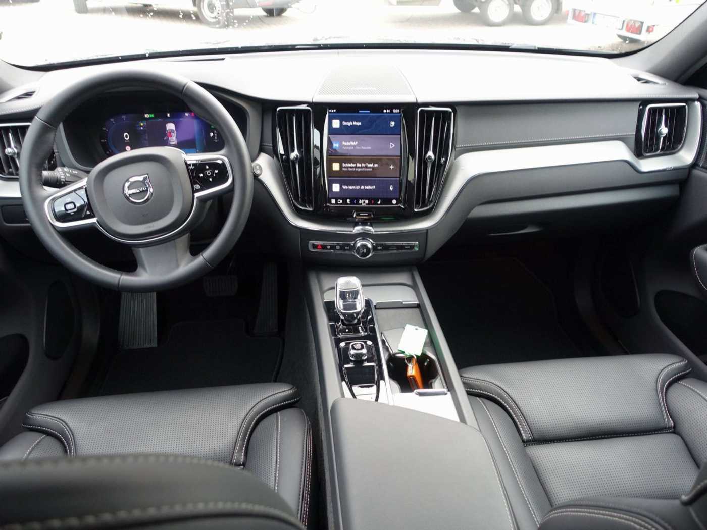 Volvo  Black Edition Ultra T8 AWD/Massage/Pano/CAM