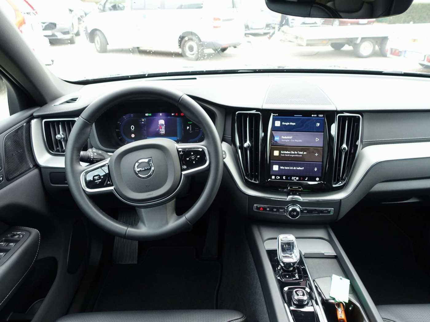 Volvo  Black Edition Ultra T8 AWD/Massage/Pano/CAM