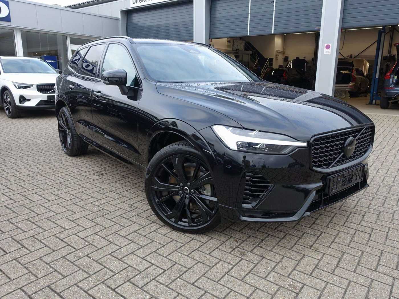 Volvo  Black Edition Ultra T8 AWD/Massage/Pano/CAM