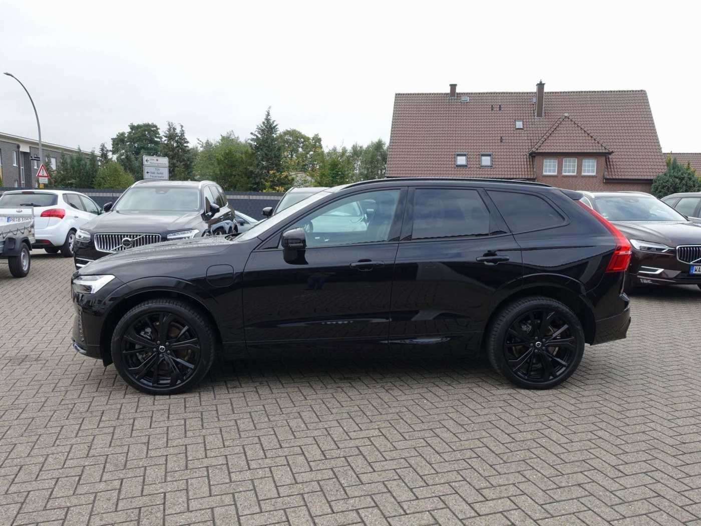 Volvo  Black Edition Ultra T8 AWD/Massage/Pano/CAM
