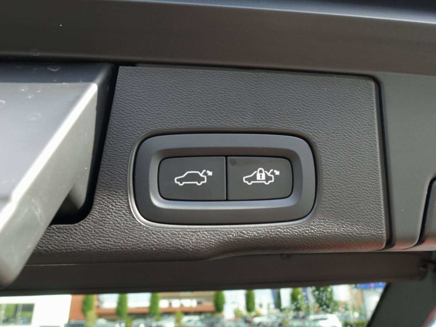 Volvo  Black Edition Ultra T8 AWD/FourC/AHK/Pano