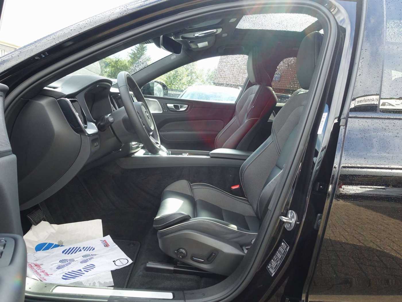 Volvo  Black Edition Ultra T8 AWD/FourC/AHK/Pano