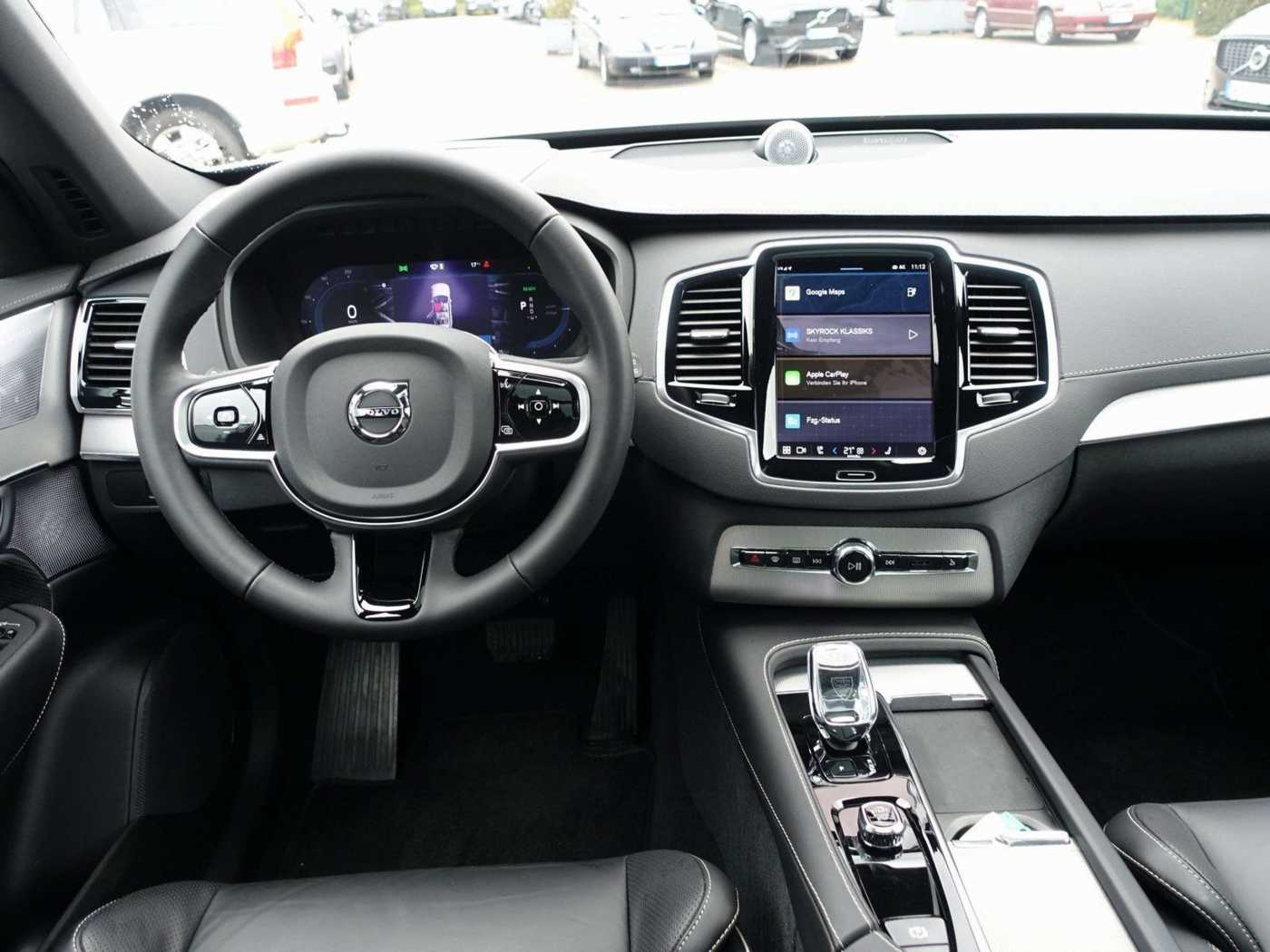 Volvo  Plus T8 AWD/FourC/AHK/PANO/360°/HeadUP/B&W