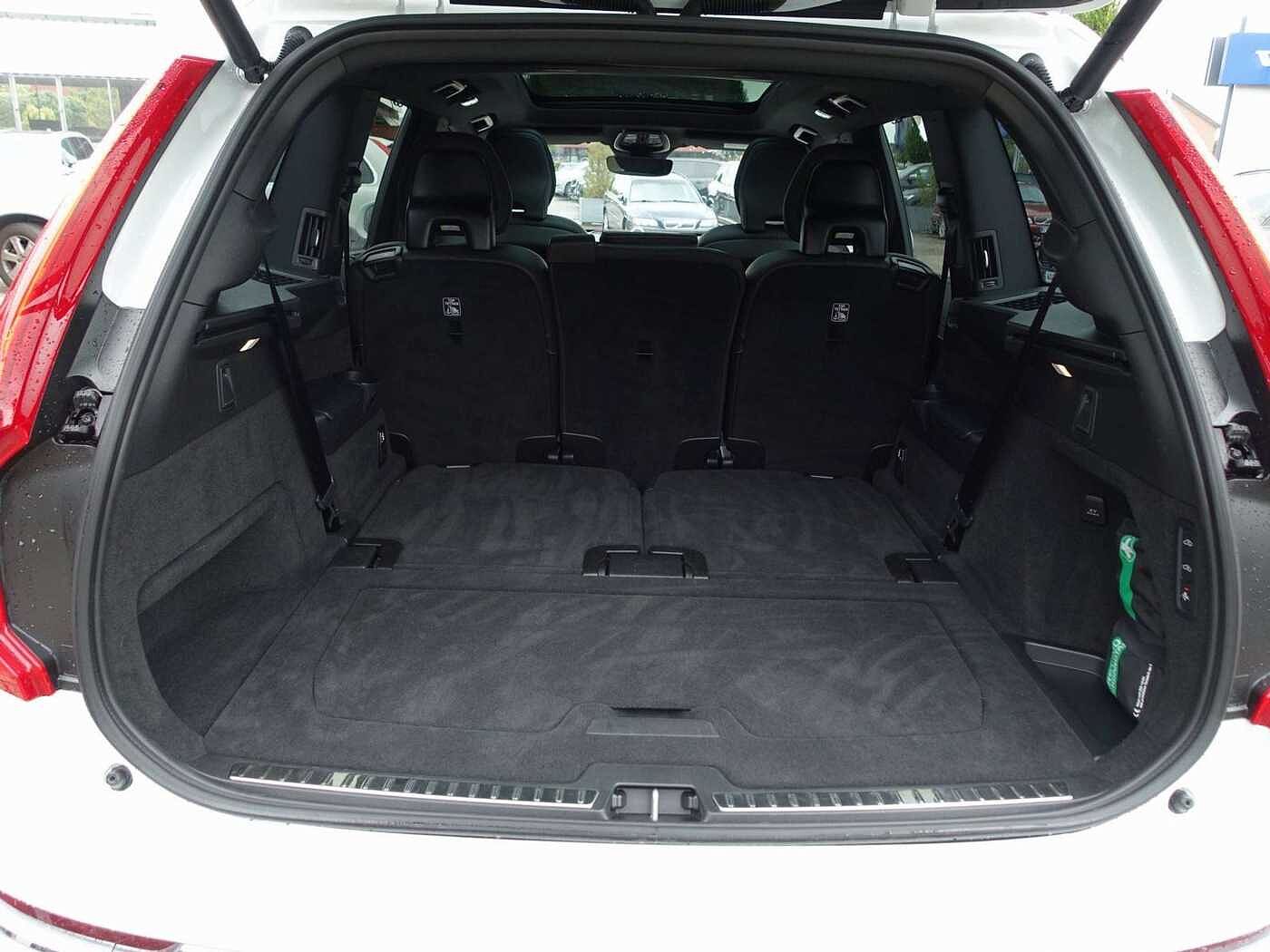 Volvo  Plus T8 AWD/FourC/AHK/PANO/360°/HeadUP/B&W
