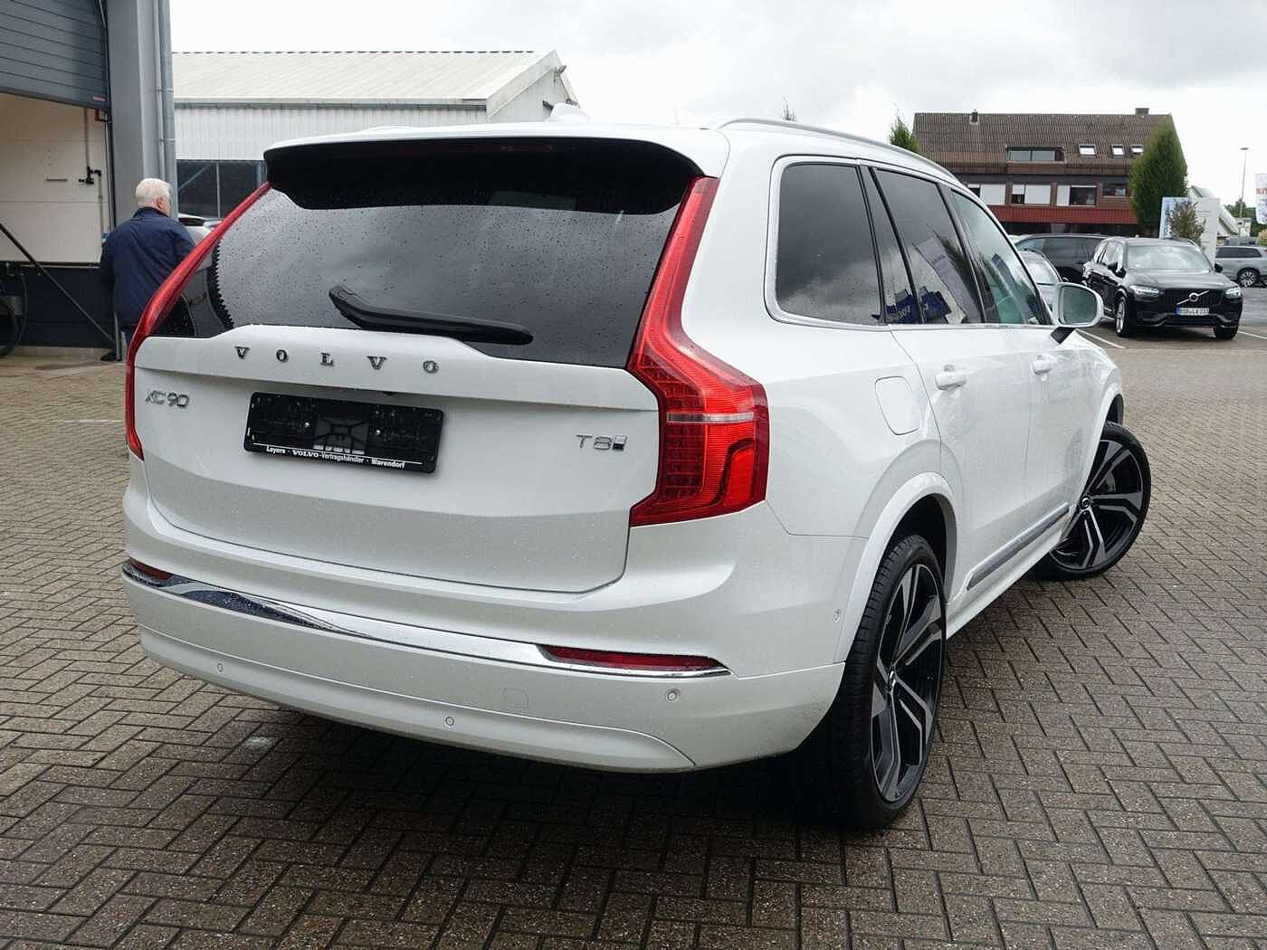 Volvo  Plus T8 AWD/FourC/AHK/PANO/360°/HeadUP/B&W