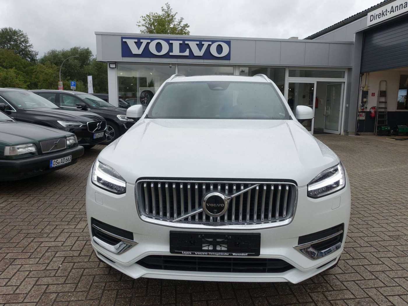 Volvo  Plus T8 AWD/FourC/AHK/PANO/360°/HeadUP/B&W
