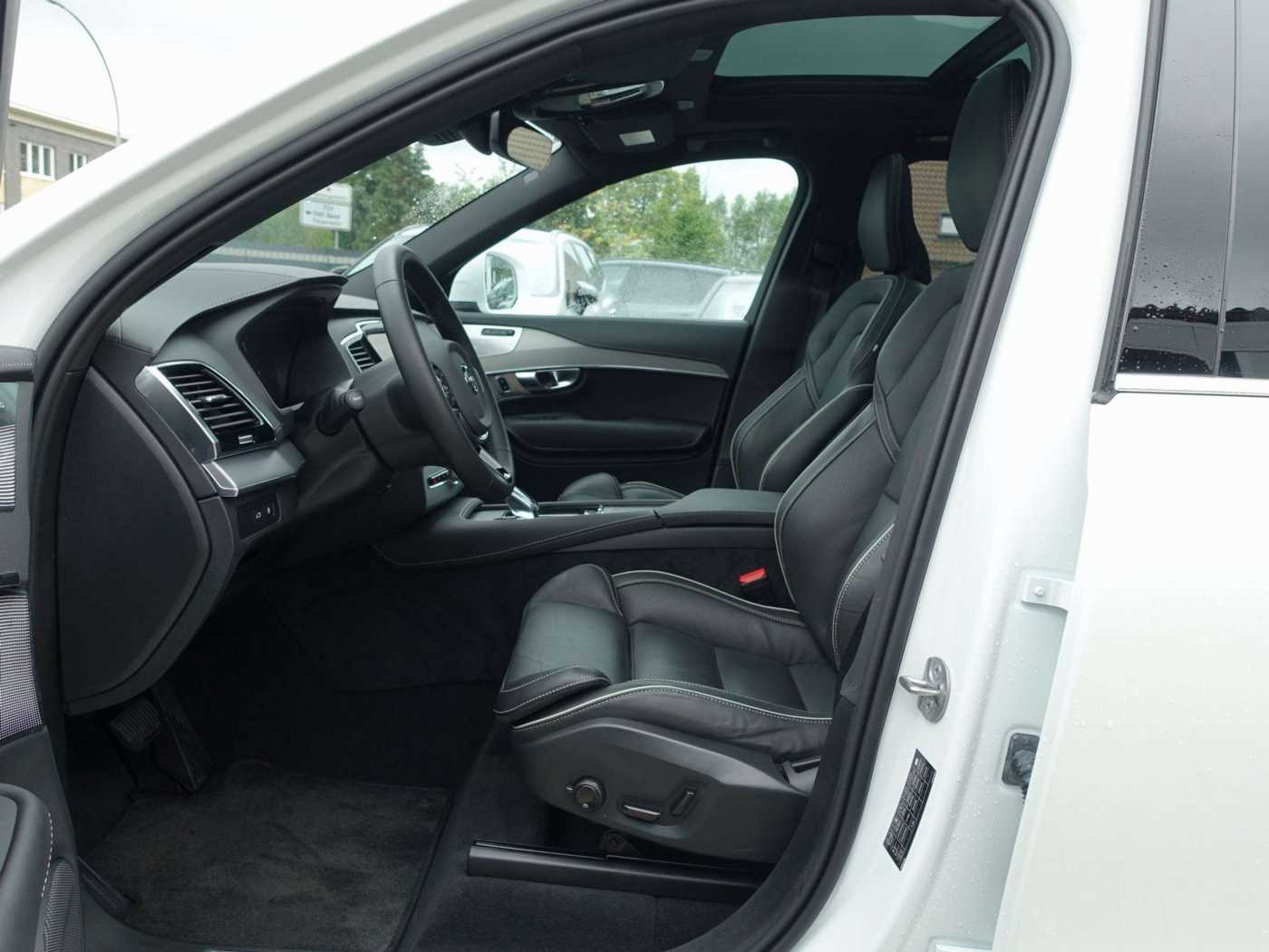 Volvo  Plus T8 AWD/FourC/AHK/PANO/360°/HeadUP/B&W