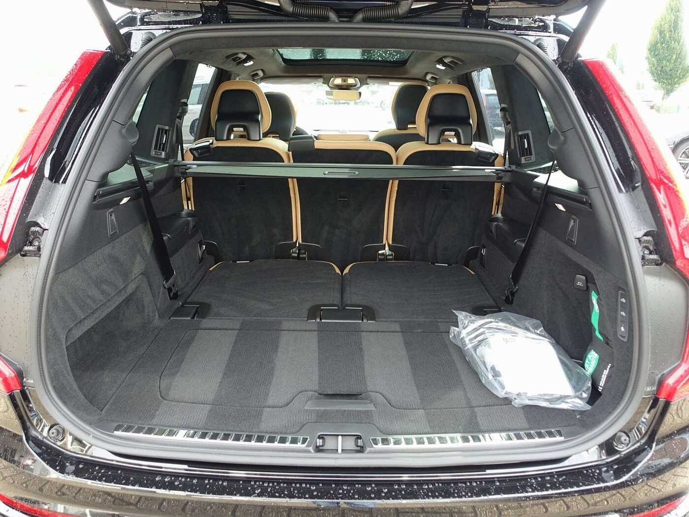 Volvo  Ultra Dark T8 AWD/FourC/AHK/B&W/Pano/HeadUp
