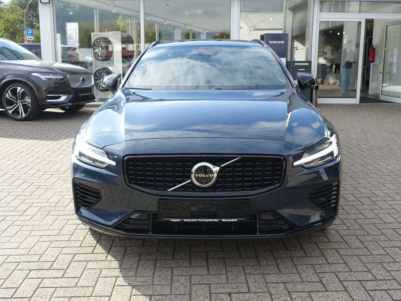 Volvo  Ultra Dark T6 AWD Plug-in Hybrid PANO/HUD