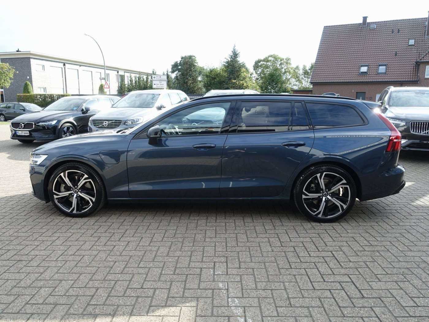 Volvo  Ultra Dark T6 AWD Plug-in Hybrid PANO/HUD