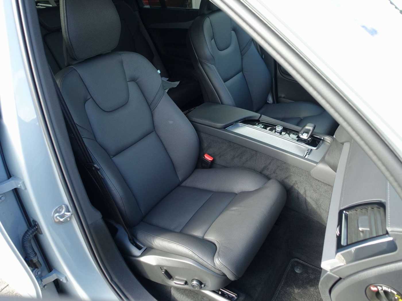 Volvo  Plus Dark T8 AWD Hybrid/AHK/360°Cam