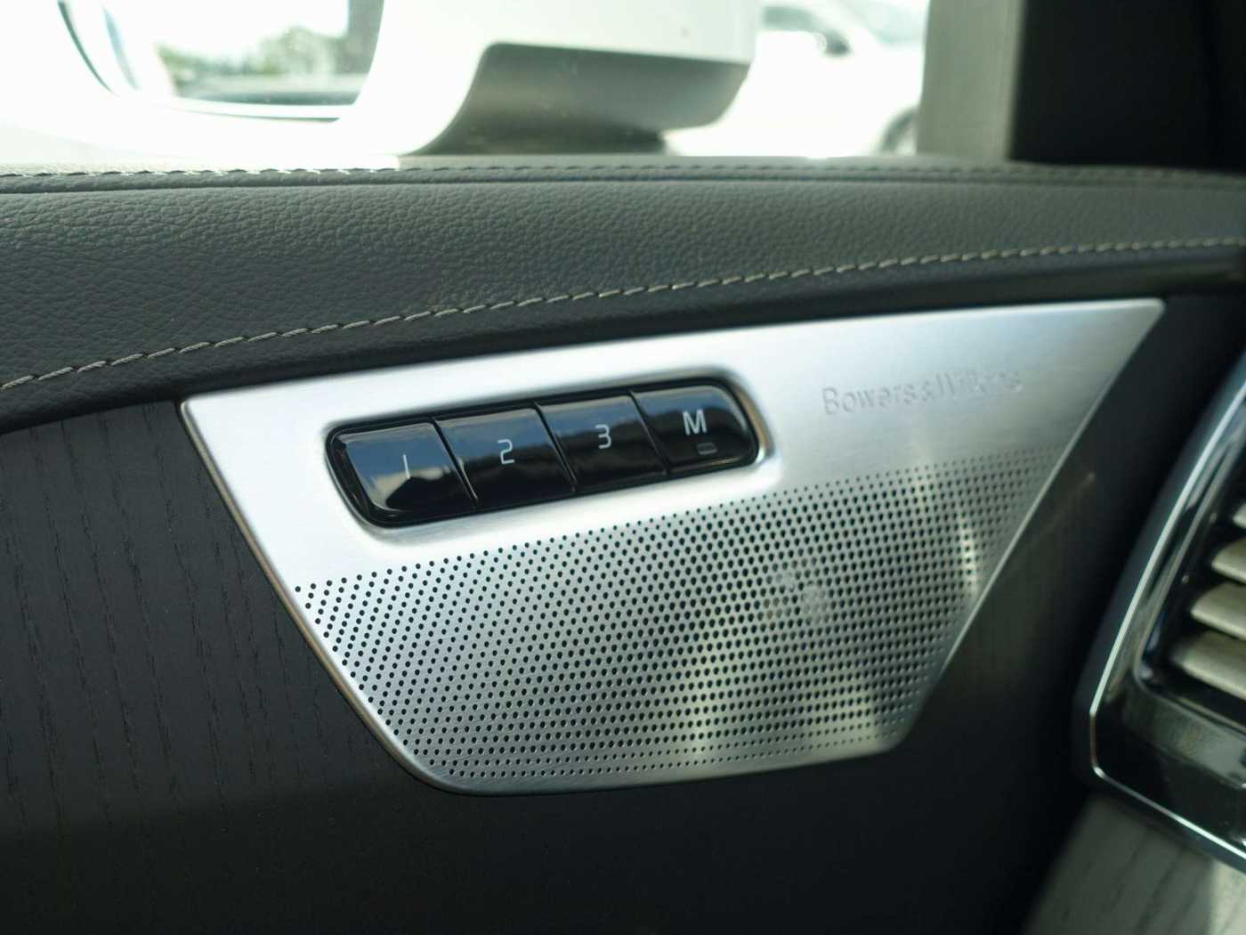 Volvo  Plus, T8 AWD Plug-in Hybrid/Four-C/HeapUp