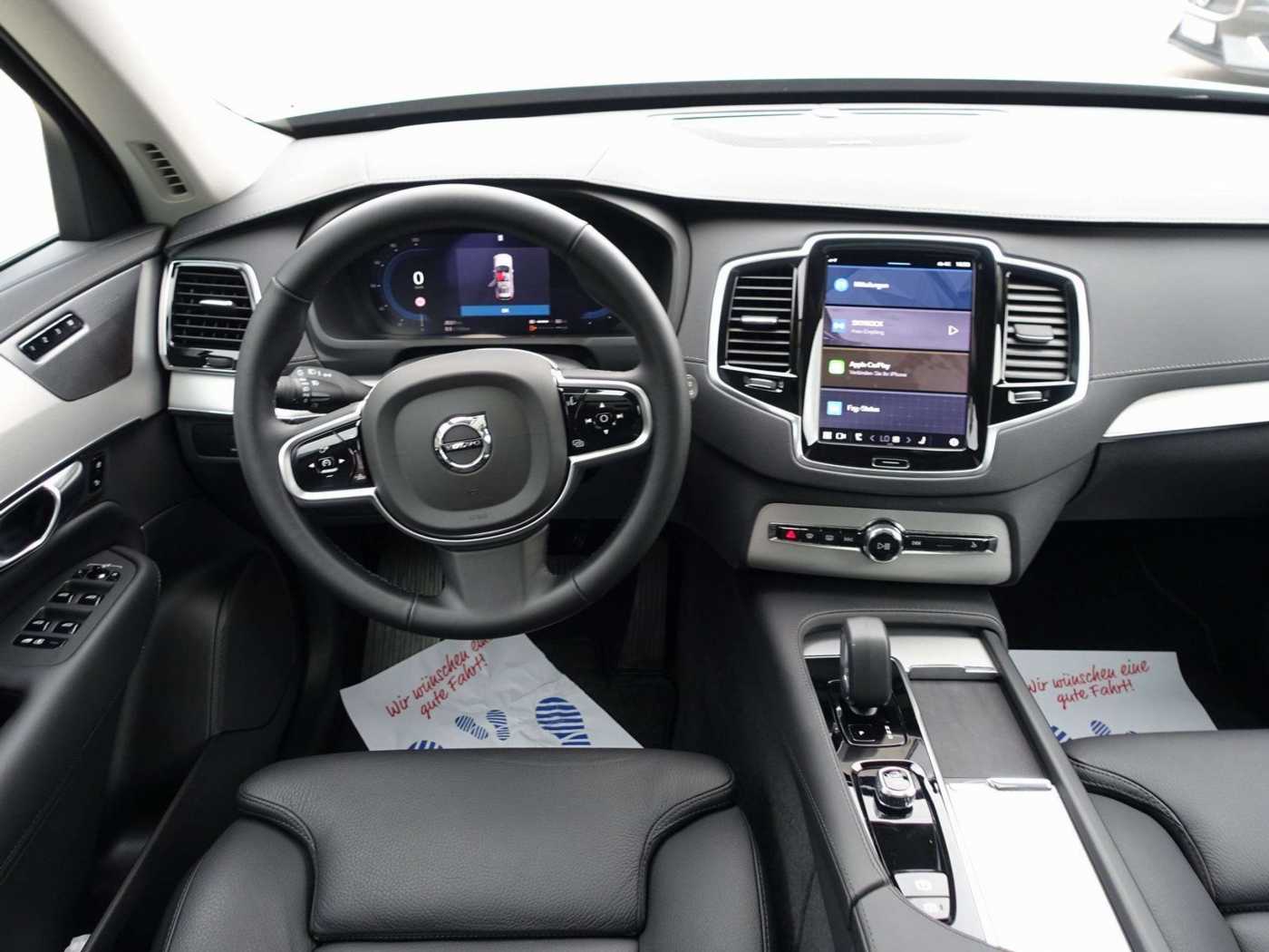 Volvo  T8 AWD Plus Dark Pano/360°/Luft/AHK/22'/LED