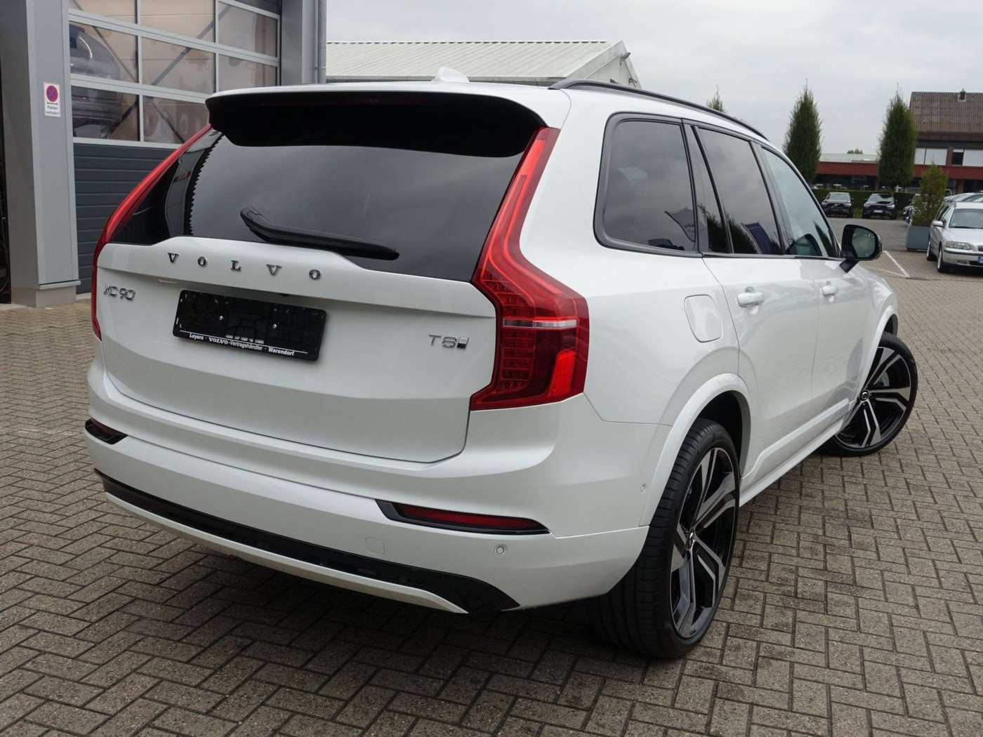Volvo  T8 AWD Plus Dark Pano/360°/Luft/AHK/22'/LED
