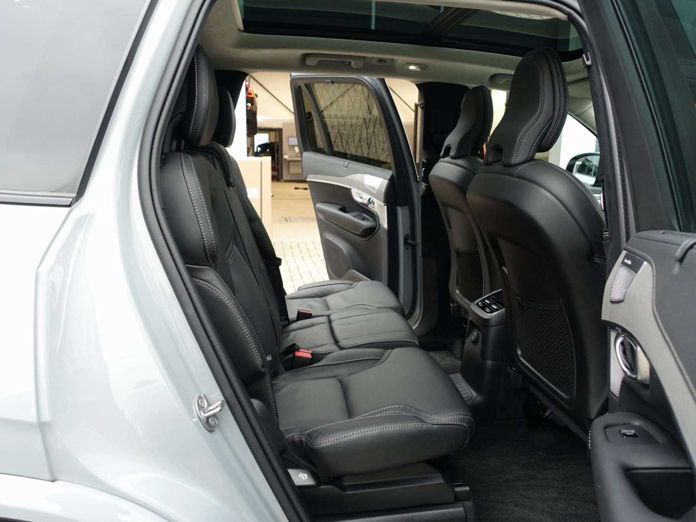 Volvo  Ultra Dark T8 AWD/Massage/360°/FourC/AHK